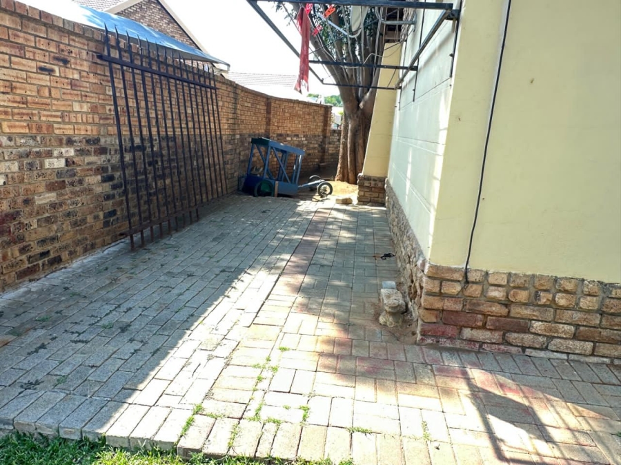 3 Bedroom Property for Sale in Waterval East North West